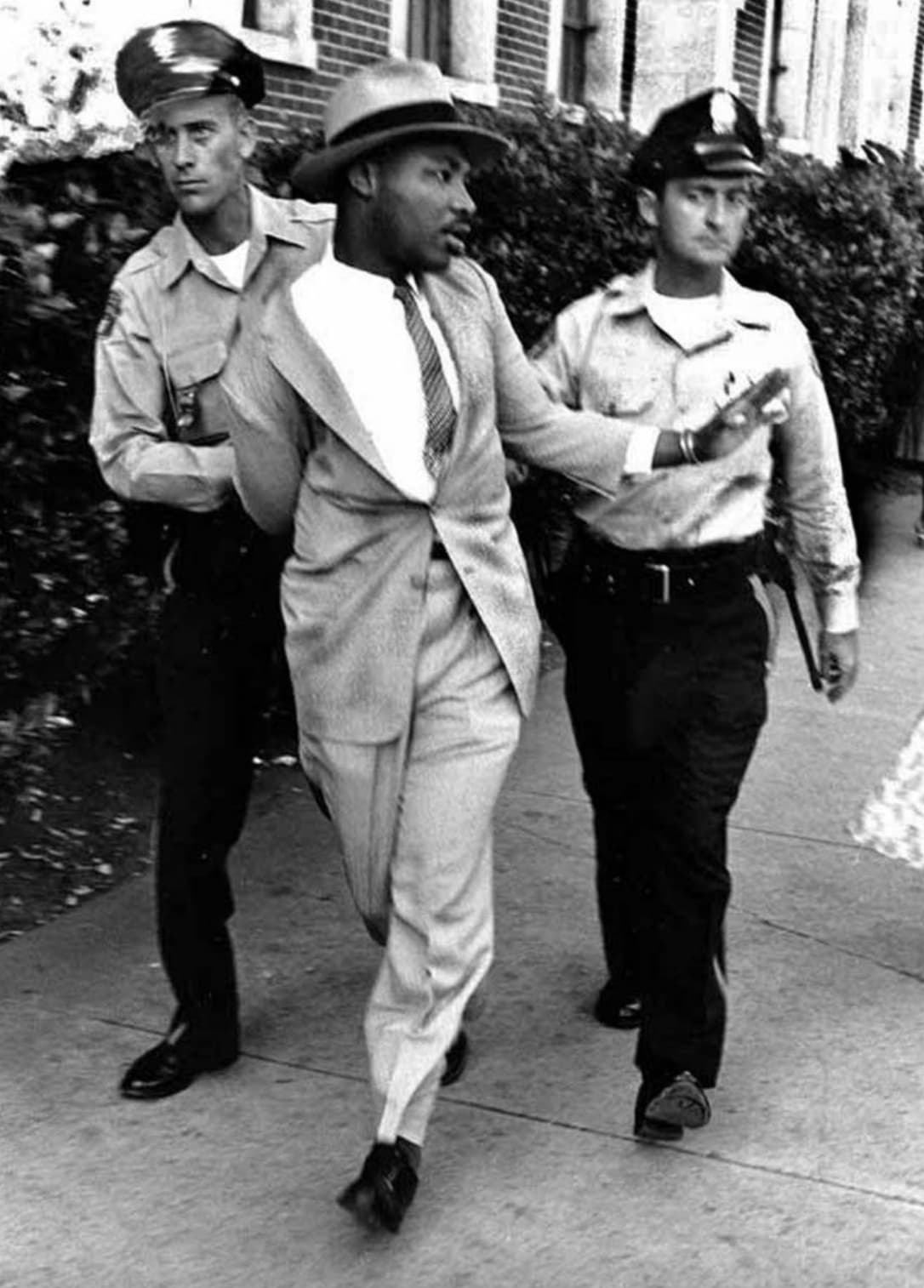 martin luther king jr being arrested